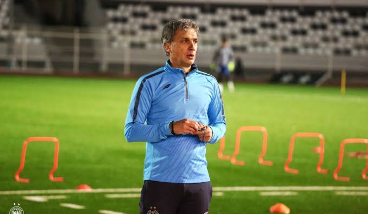 Darko Novic, the head coach of Tunisian side US Monastir, on Saturday criticized the referees who officiated the CAF champions’ league qualifier between his team and APR  for ruling out a goal scored by his team for offside. / Net photo