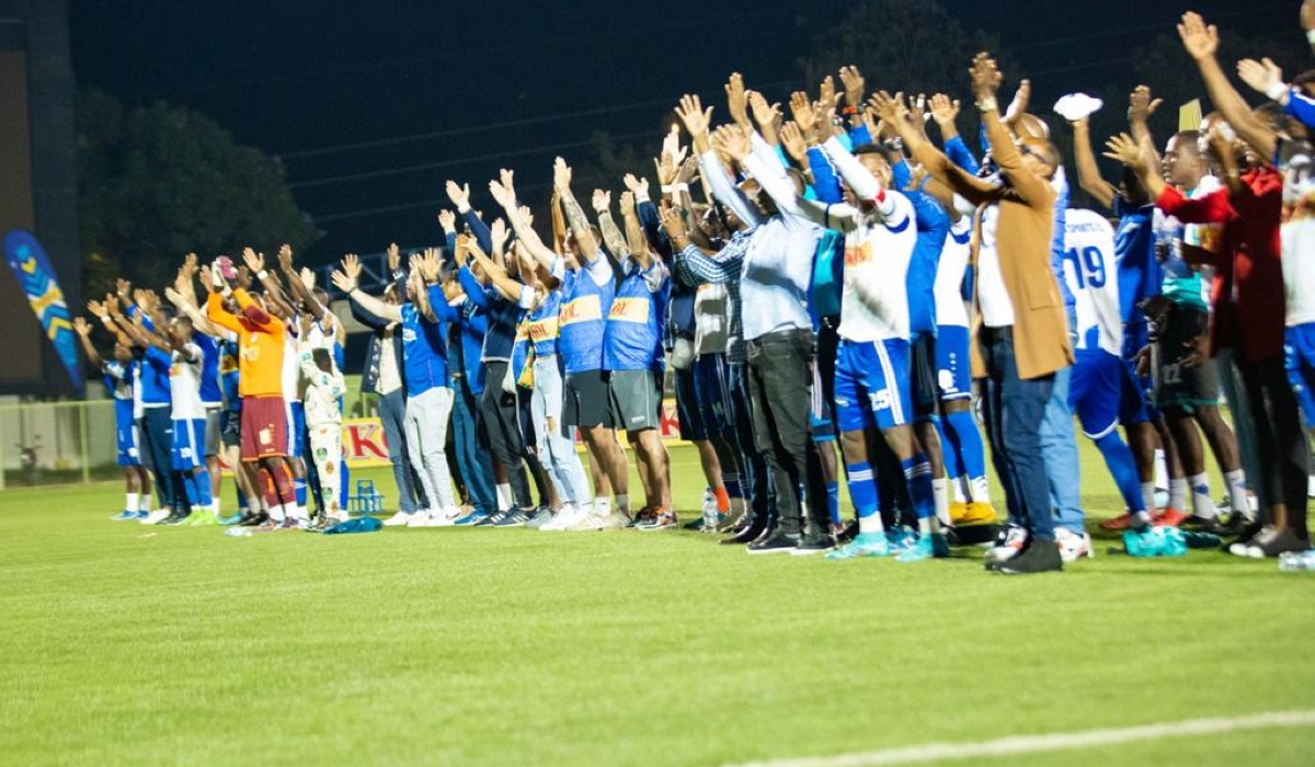 Rayon Sports players and staff thank their supporters after beating Sunrise 1-0 at Kigali Stadium. Courtesy