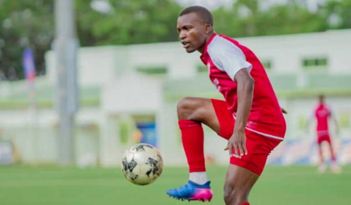 Musanze FC striker Luke Namanda with the ball during the game against Kiyovu. The stricker is optimistic that they can pick three points against Etincelles FC at the Umuganda Stadium