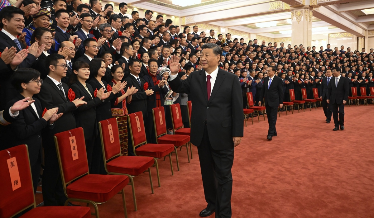 Chinese President Xi Jinping meets with representatives of model civil servants during a national award ceremony held at the Great Hall of the People,
Beijing, China, Aug. 30, 2022. Net photo .