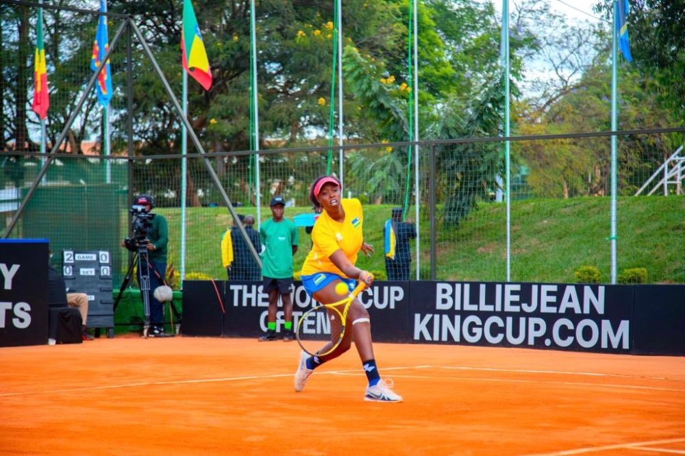 Rwanda’s Gisele Umumararungu eased past Mozambican Helen Khumalo to win the opening match. Courtesy