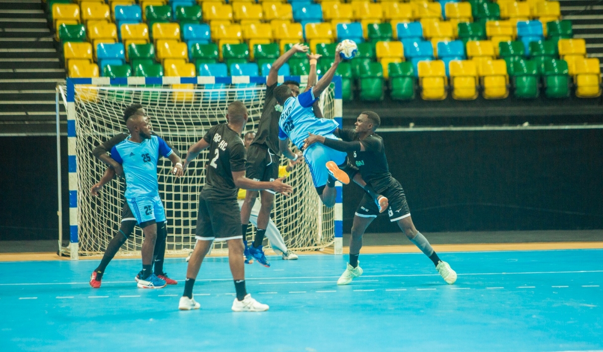 The  handball league title will have to wait till further notice after controversial refereeing decision in the dying minutes saw Sunday’s  final game between Police  and Gicumbi Handball Team.Courtesy