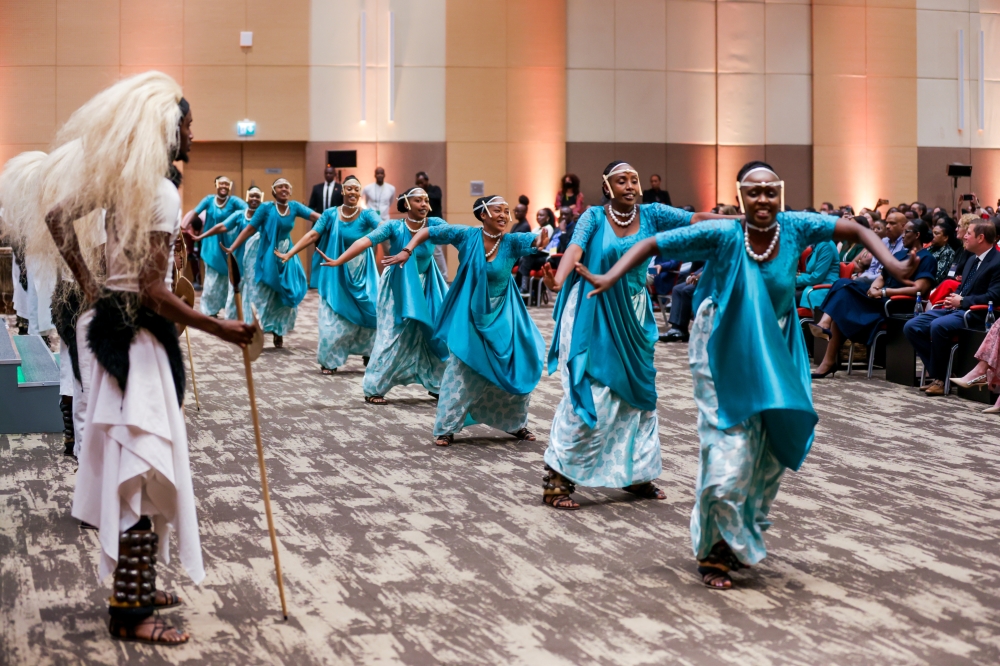 A traditional ballet performing at the meeting 