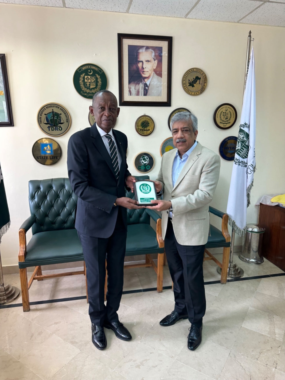 Amb. Kimonyo presents credentials to Pakistani President, woos investors