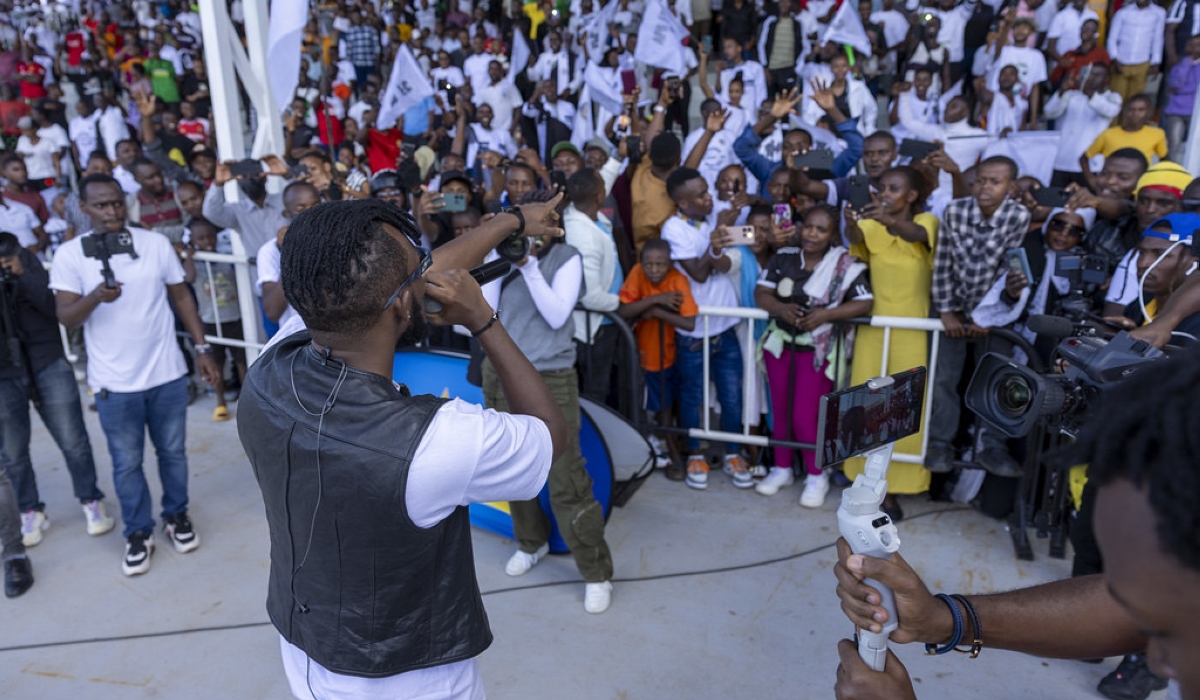 Riderman and Chris Eazy&#039;s electrifying performance wowed fans at APR FC&#039;s 22nd Rwanda Premier League title celebration.