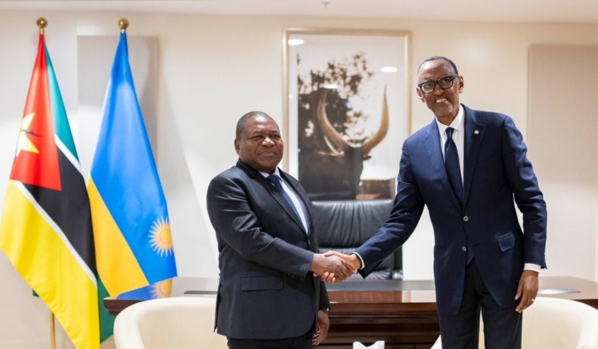 President Paul Kagame meets with his Mozambican counterpart President Filipe Nyusi on the sidelines of the Africa CEO forum in Kigali, on Thursday, May 16. Photo by Village Urugwiro