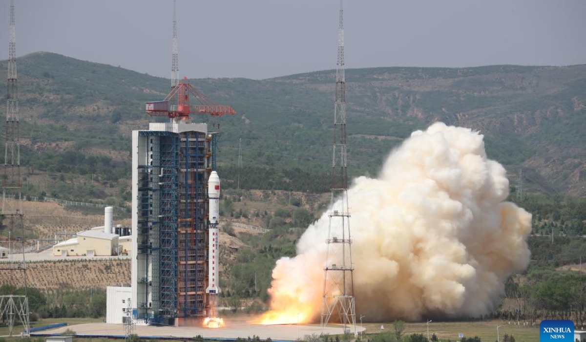 A Long March-2D carrier rocket carrying four satellites blasts off from the Taiyuan Satellite Launch Center in north China&#039;s Shanxi Province, May 20, 2024. (Photo by Zheng Bin/Xinhua)