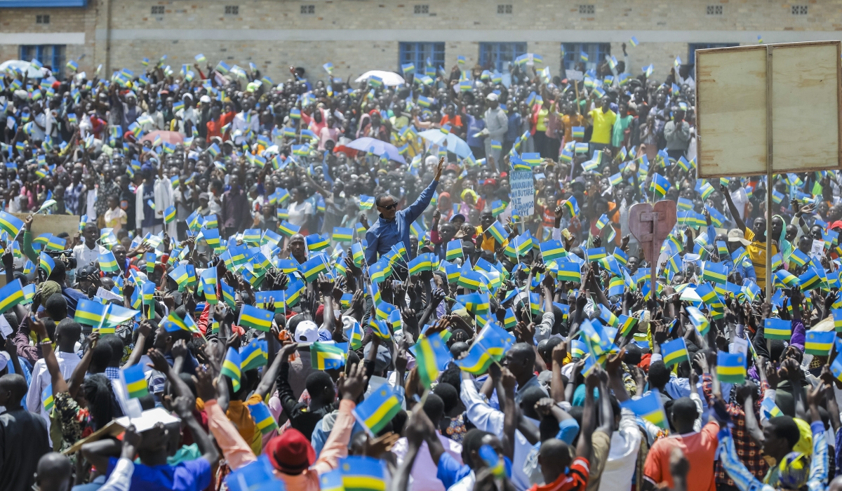 President Paul Kagame greets thousands of Ruhango residents during his Citizen Outreach on August 25, 2022. Photo by Village Urugwiro