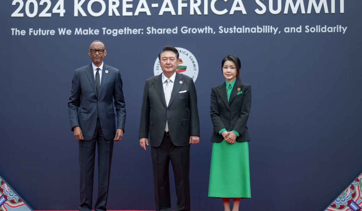 President Kagame and President Yoon Suk Yeol of the Republic of Korea and First Lady Kim Keon Hee during a welcome event for delegates of the Korea-Africa Summit  on June 3. Photo by Village Urugwiro