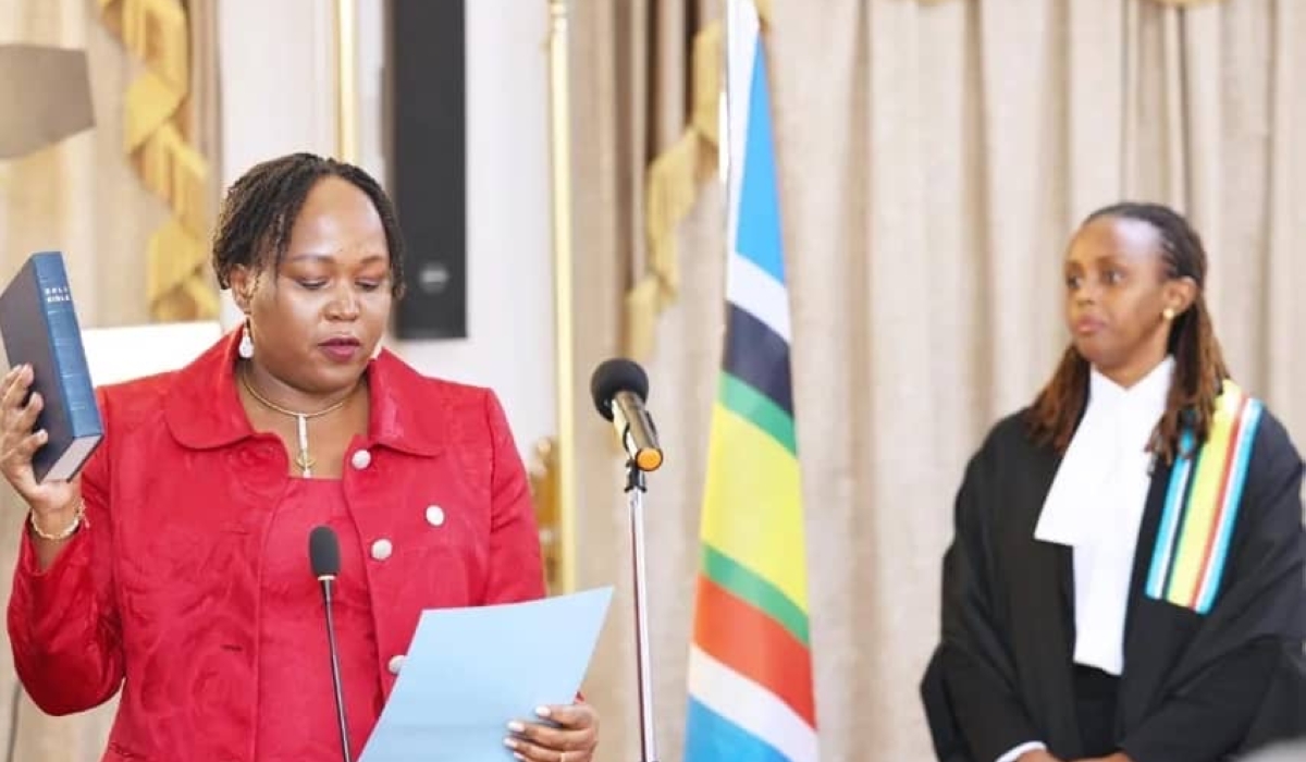 The new EAC Secretary General, Veronica Mueni Nduva (left), takes the oath of office at State House, Juba, South Sudan. Looking on is the Registrar of the East African Court of Justice, Christine Mutimura-Wekesa.
