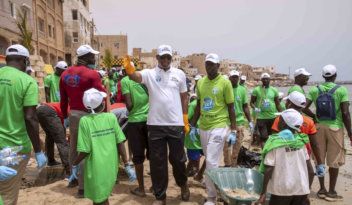 The Rwandan community in Senegal on Sunday, June 9, joined the residents of Ngor Island for a tree planting exercise organised as part of the Environment Week