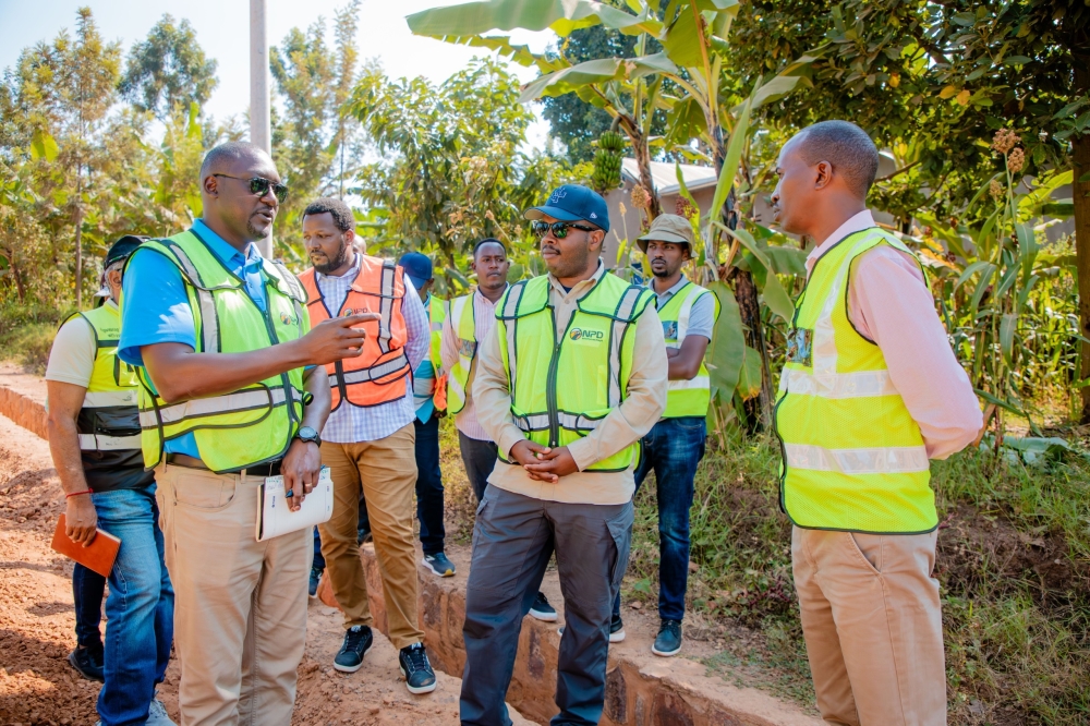 The City of Kigali Mayor, Samuel Dusengiyumva, on Thursday June 13, visited the 10.9 km road as construction works resumed.