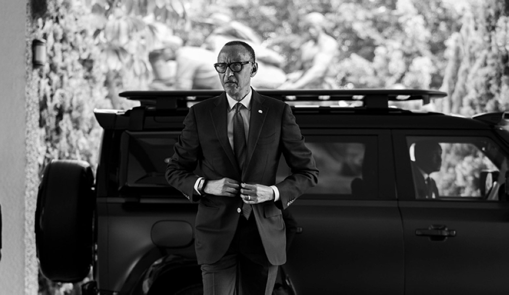 President Paul Kagame on Friday, June 14, officiated the swearing-in ceremony of newly appointed government officials and dissolved the Parliamentary Chamber of Deputies ahead of next month’s elections of new Members of Parliament.
