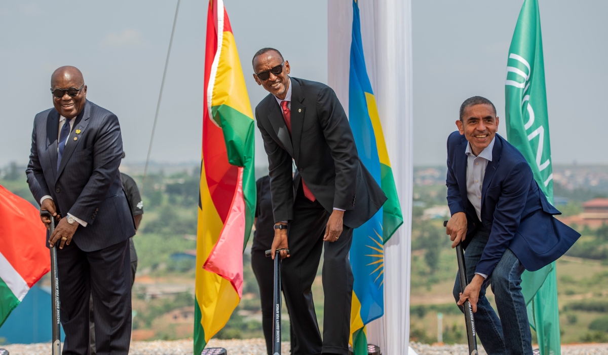 President Paul Kagame (center) breaks ground for BioNTech manufacturing plant in Kigali with Ghana&#039;s President Nana Akufo-Addo (left) and BioNTech CEO Ugur Sahin in June 2022. It is Africa&#039;s first mRNA technology vaccines plant.