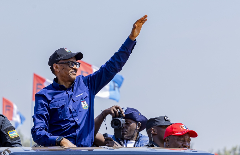 Paul Kagame, the presidential candidate of RPF-Inkotanyi during his electoral campaign to Huye District, on June 27. Photos by Olivier Mugwiza