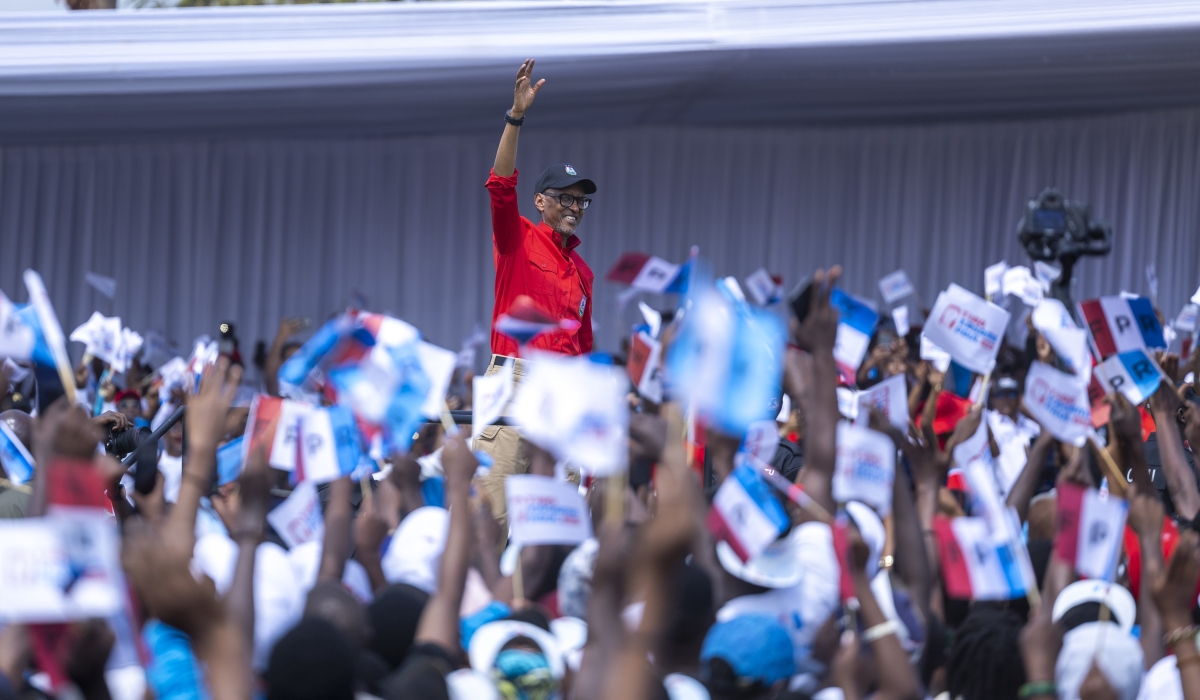 Paul Kagame, the Chairman and flagbearer of RPF-Inkotanyi greets thousands of residents in the presidential campaigns, in Nyarugenge on Tuesday, June 25. Photo by  Olivier Mugwiza