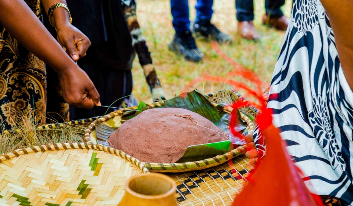 Traditional food tasting is one of activities on the agenda of the festival. Courtesy