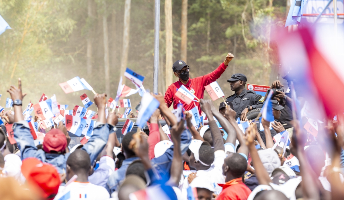 RPF Inkotanyi candidate Paul Kagame greets thousands of supporters  at Nemba site  in Gakenke on Thursday, July 11. Photos by Olivier Mugwiza