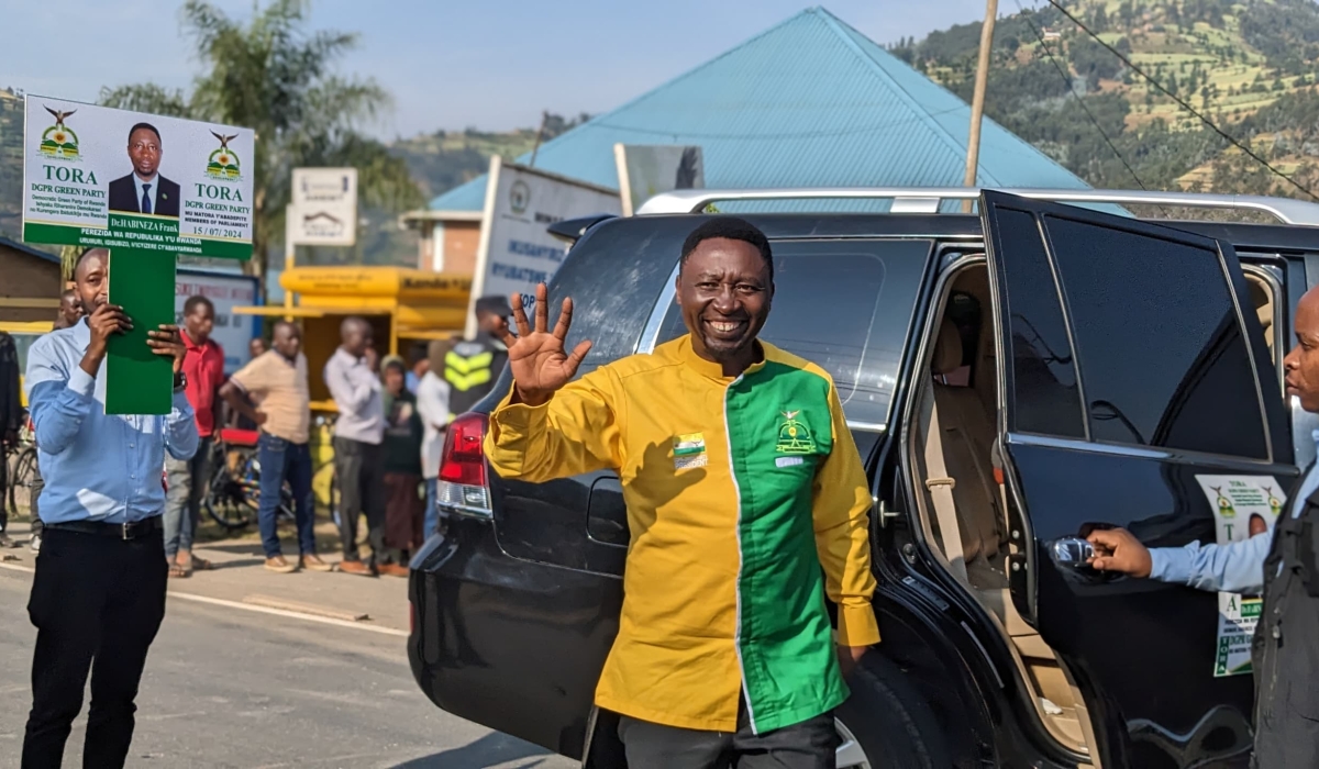 Presidential candidate of the Democratic Green Party of Rwanda, Frank Habineza, speaking at a campaign rally in Byangabo, Musanze district. Photos by Germain Nsanzimana