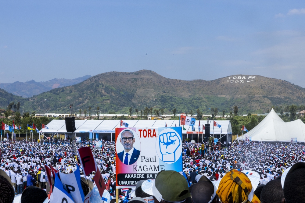 Thousands of RPF supporters turn up for the presidential campaign in Karongi District. Photo by Olivier Mugwiza