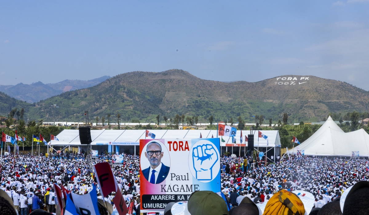 Thousands of RPF supporters turn up for the presidential campaign in Karongi District. Photo by Olivier Mugwiza