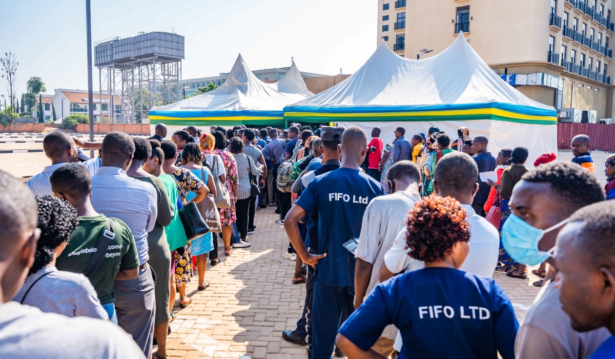 Patients, staff and caregivers at University Teaching Hospital of Kigali (CHUK) were facilitated to cast their vote at a polling site established opposite to the hospital. Craish Bahizi