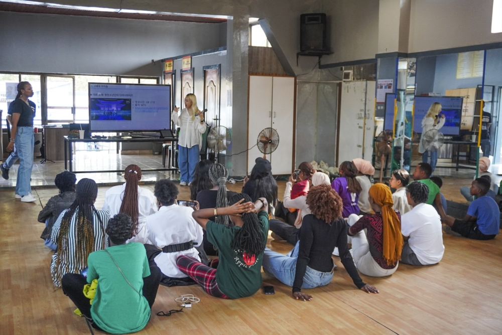 A trainer gives instruction to the participants  during a two day class at Nyarutarama Sports Centre on Saturday, July 20, and Sunday, July 21.