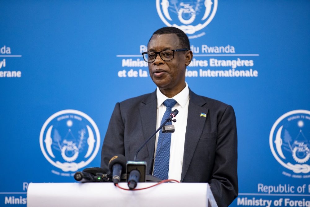 Minister of State for Foreign Affairs in Charge of Regional Cooperation Gen (Rtd) James Kabarebe addresses Rwandan youth living abroad who started their tour in their motherland. Emmanuel Dushimimana