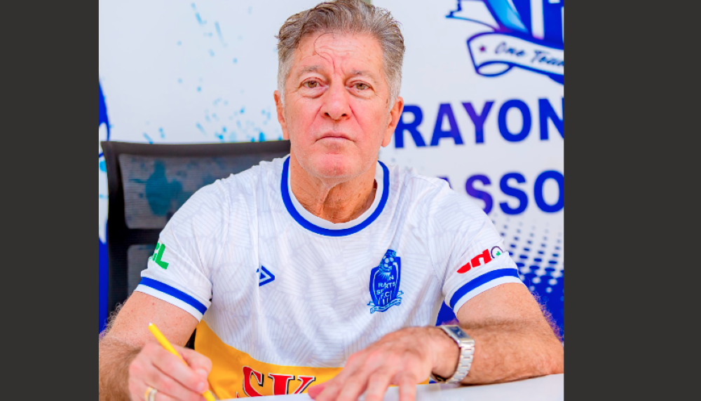 Rayon Sports’ new head coach Roberto Oliveira Gonçalves do Carmo best known as Robertinho signing the contract on Thursday July 25. Courtesy