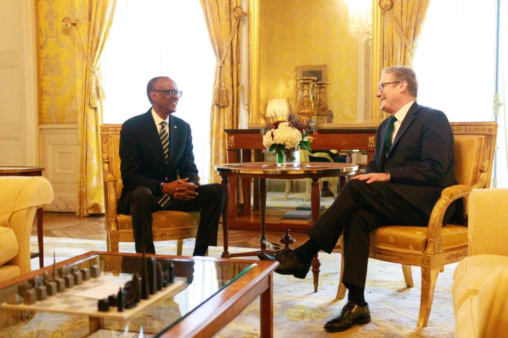 President Paul Kagame  meets with UK Prime Minister Keir Starmer  in France on Saturday, July 27. Photo by Village Urugwiro