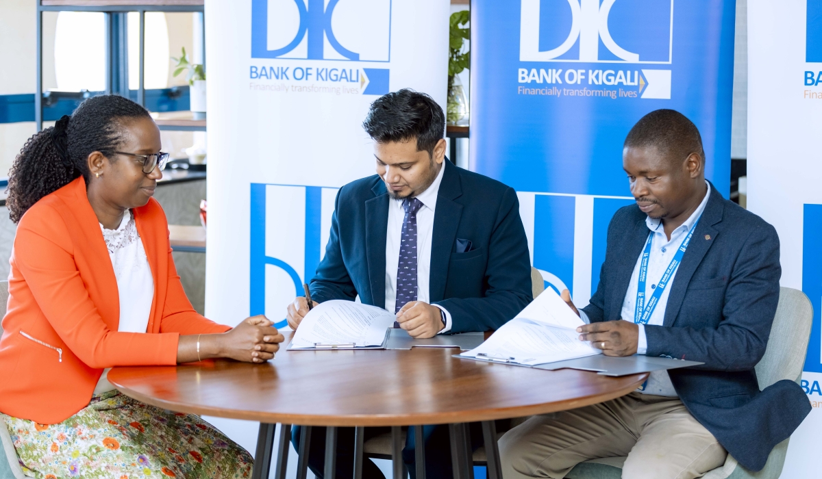 Bank of Kigali CEO Diane Karusisi graces the signing ceremony of the partnership with Veefin Solutions, a global leader in Supply Chain Finance (SCF) and Banking-as-a-Service (BaaS) solutions. Courtesy