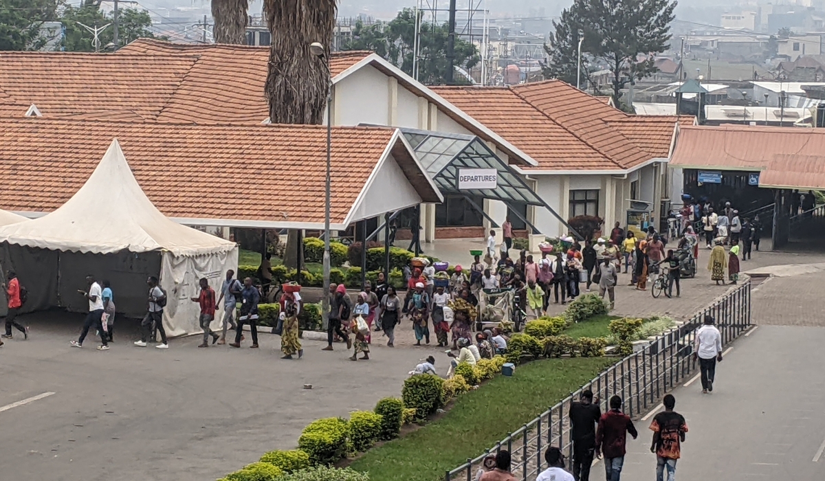 People move through a busy Petite Barrière border crossing in Gisenyi Sector, Rubavu District, on Monday, July 29. Photos By Germain Nsanzimana