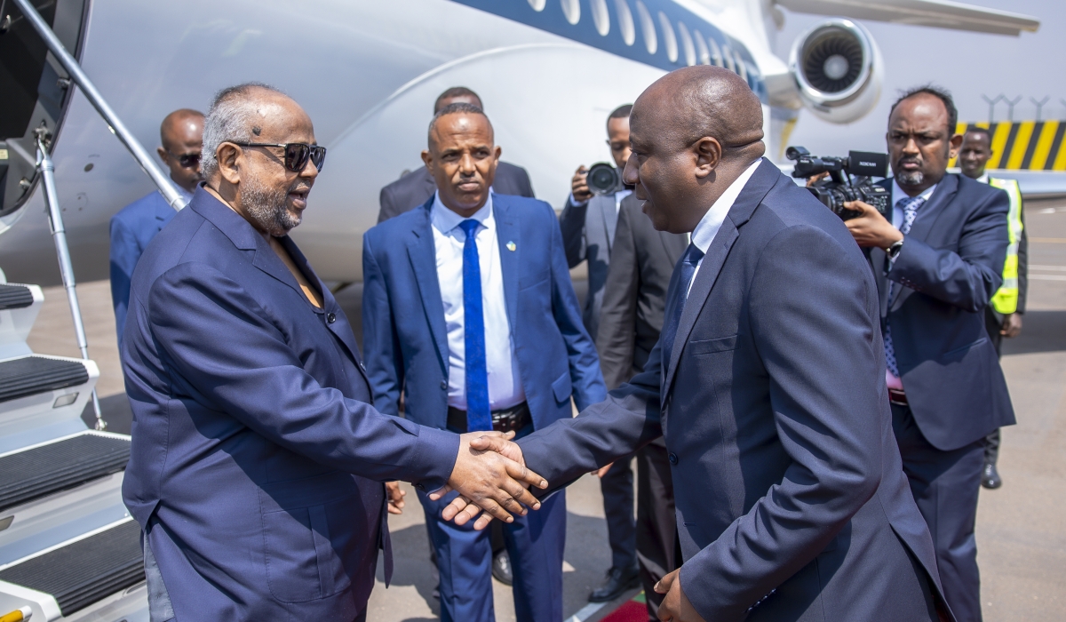 Ismail Omar Guelleh, President of Djibouti is welcomed by Prime Minister Edouard Ngirente at the airport for attending President Kagame&#039;s inauguration Ceremony on Sunday August 11 at Amahoro Stadium. Courtesy