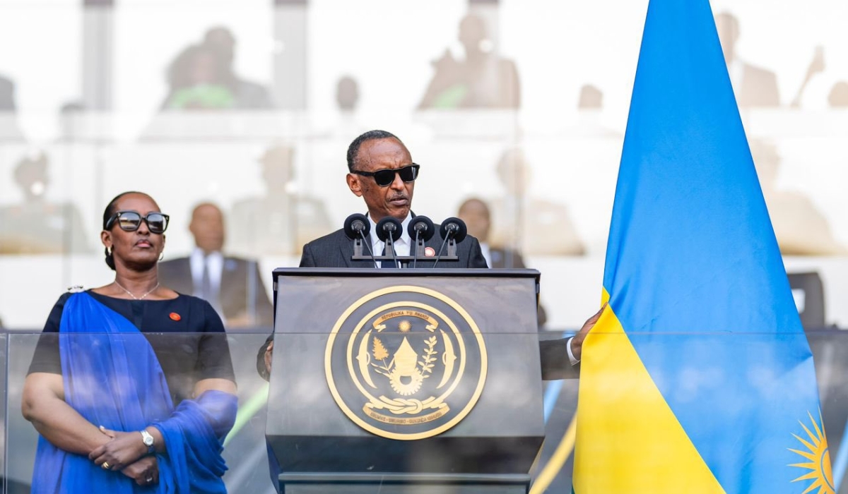 President Paul Kagame takes the Presidential Oath during the inauguration ceremony at Amahoro Stadium on Sunday,
August 11. In his address, Kagame emphasised that the prevalence of peace in the region is Rwanda’s priority during his
next mandate. Photo: Village Urugwiro