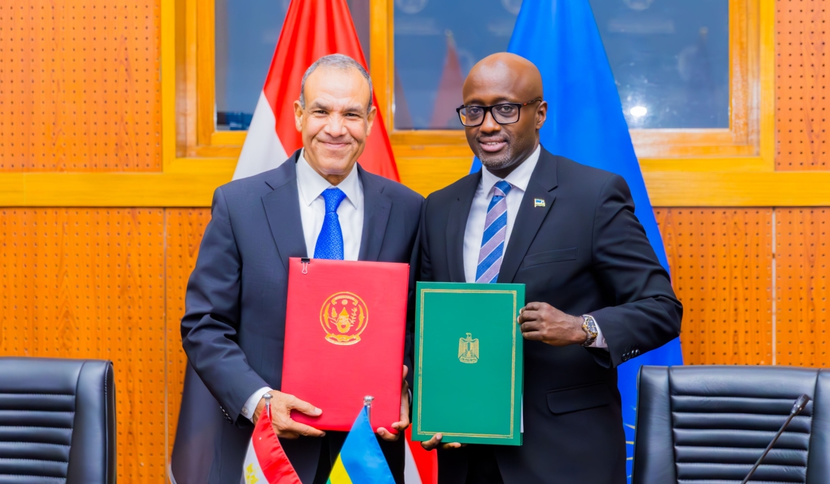 Minister of Foreign Affairs Olivier Nduhungirehe and his Egyptian counterpart, Badr Abdelatty during the signing of the agreement in Kigali on Monday, August 12. Courtesy