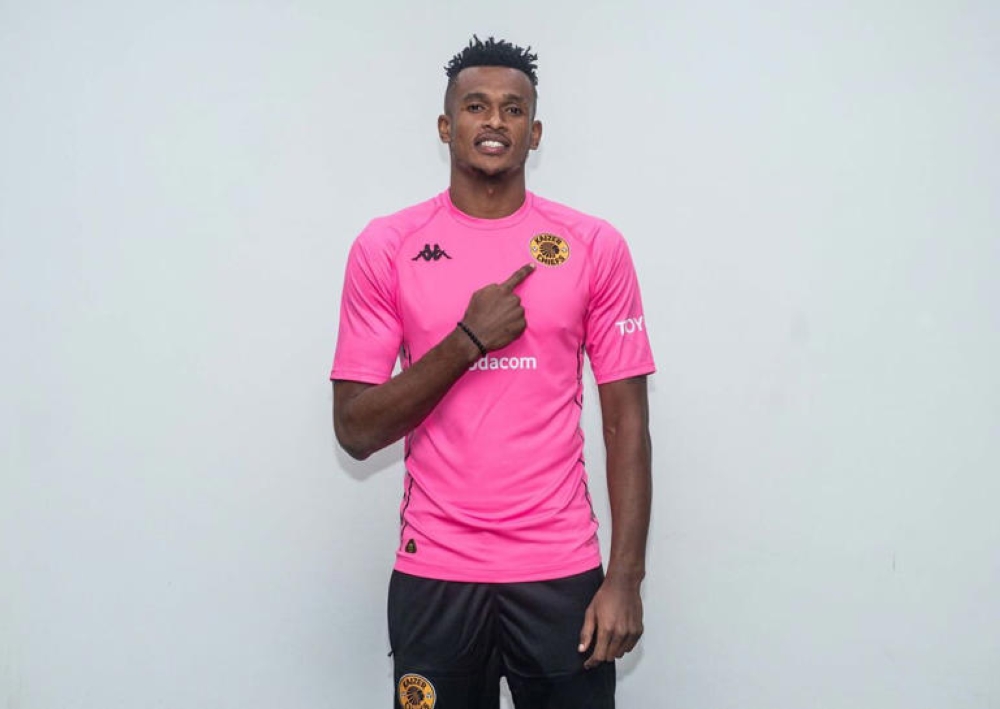 Rwandan goalkeeper Fiacre Ntwari , is a new player of Kaizer Chiefs. Courtesy