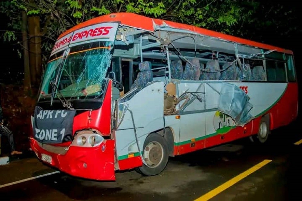 A group of APR FC supporters heading to Tanzania for their team’s CAF Champions League match got involved in a minor road accident on the night of Wednesday, August 14.