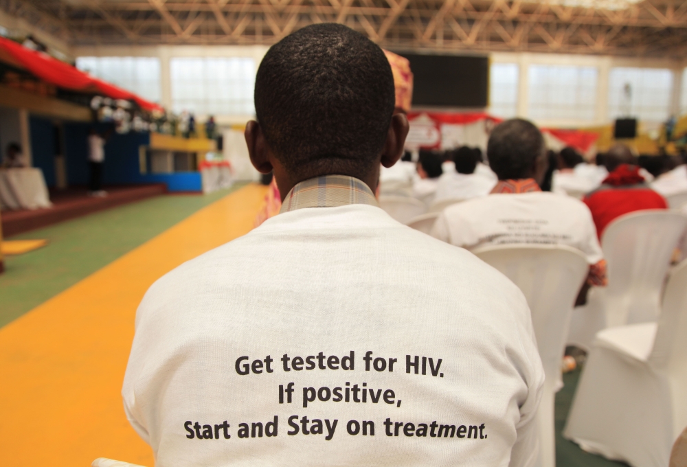 The percentage of people holding discriminatory attitudes toward individuals living with HIV has significantly decreased, now hovering around or below 10%.