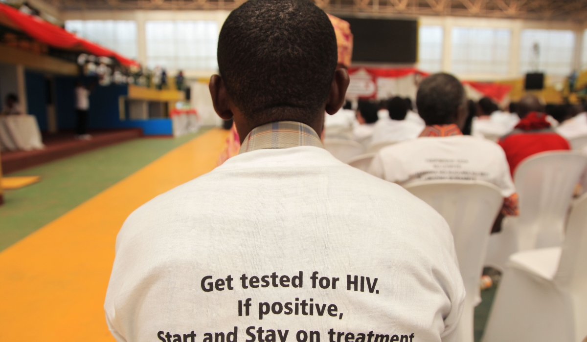 The percentage of people holding discriminatory attitudes toward individuals living with HIV has significantly decreased, now hovering around or below 10%.