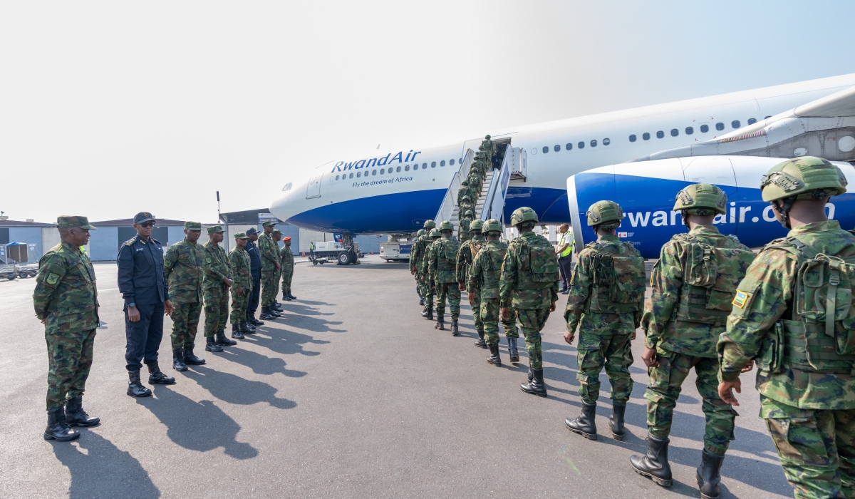 Rwanda Security Forces (RSF) board a plane on their way to Mozambique’s northern province of Cabo Delgado on Tuesday, August 20.. Photo: Courtesy.