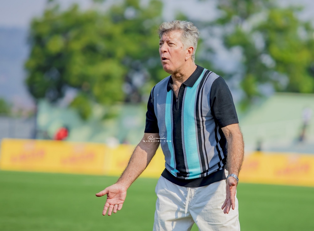 Rayon Sports head coach Roberto Oliveira Gonçalves do Carmo, on duty as Rayon Sports played a 2-2 draw against Amagaju. Photo by Christophe Renzaho