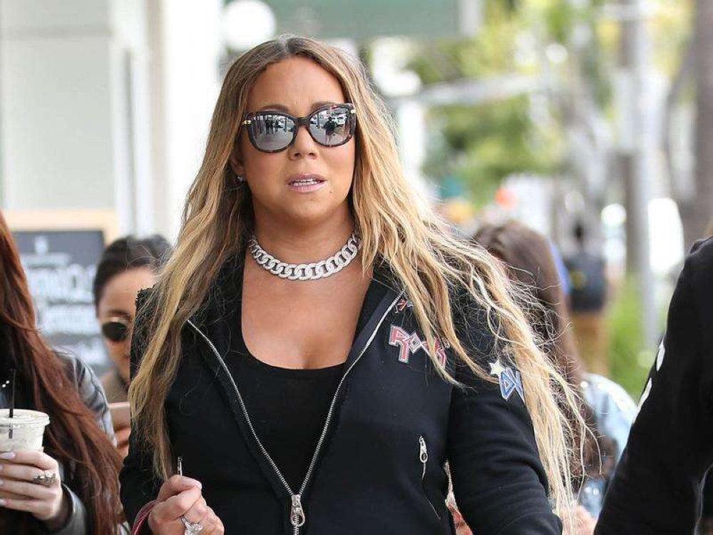 Singer Mariah Carey's mother and sister die on the same day