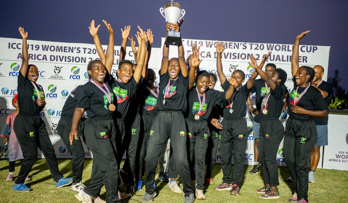 Malawi plays lift the ICC U19 Women&#039;s T20 World Cup Africa Division 2 qualifier trophy after edging Kenya by 2 wickets in a thrilling finish to the tournament.