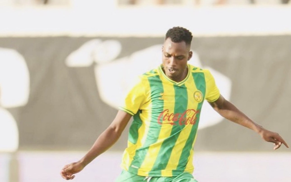 Rwanda international Bonheur Mugisha on Friday, August 30, left for Tunisia where he is set to join Stade Tunisien-courtesy 