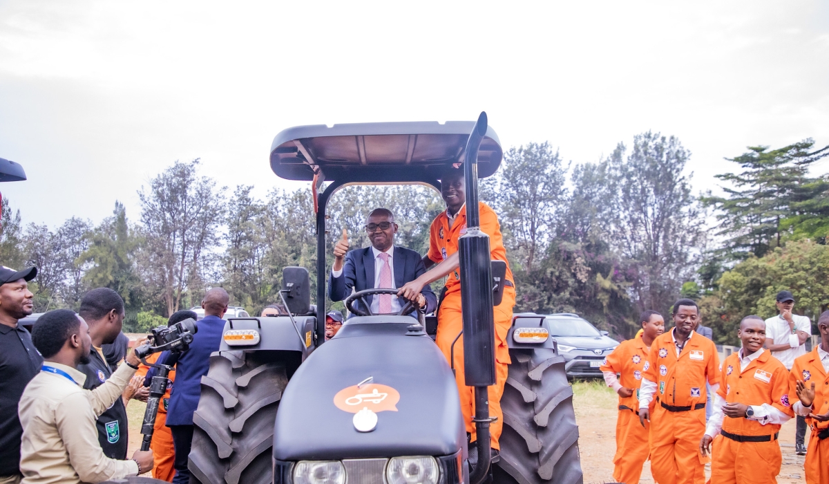 Eric Rwigamba, Minister of State for Agriculture and Animal Resources, officially launches the initiative in Kigali on September 4. All photos by Emmanuel Dushimimana