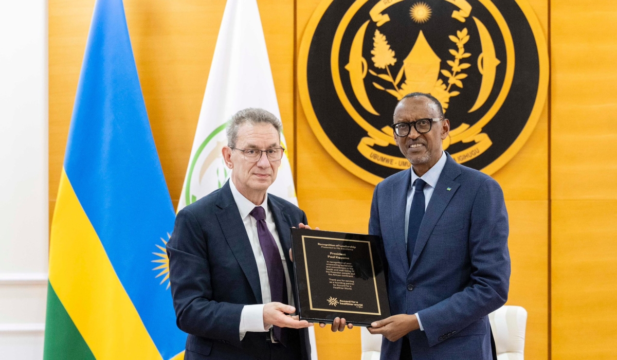 President Paul Kagame meets with Dr. Albert Bourla, Chairman and CEO of global pharmaceutical company Pfizer, in Kigali on Thursday, September 12.  Photo by Village Urugwiro