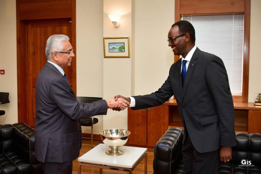 Rwanda High commissioner Emmanuel Hategeka presents his letters of credence to President Prithvirajsing Roopun of Mauritius  on Tuesday, September 17. Courtesy