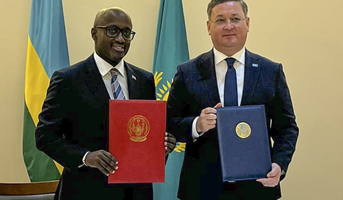 Minister Nduhungirehe and Murat Nurtleu, Deputy Prime Minister and Minister of Foreign Affairs of Kazakhstan during the signing of a visa waiver agreement on Wednesday, September 25