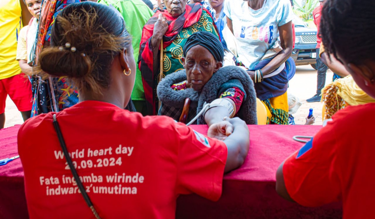 Health workers during the mass screening activities of Non-communicable diseases at the event to mark the World Heart Day on Sunday, September 29.