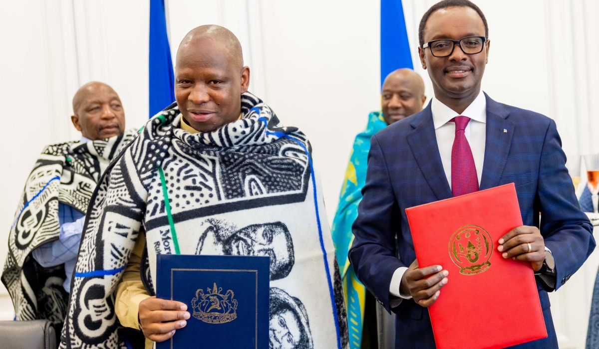 Left to right: Lejone Mpotjoane, Lesotho’s Minister of Foreign Affairs and International Relations, and Emmanuel Hategeka, Rwanda’s High Commissioner to Lesotho, signed the agreement. The signing ceremony in Maseru was witnessed by Prime Minister Samuel Matekane of the Kingdom of Lesotho and Rwanda&#039;s Prime Minister Edouard Ngirente.